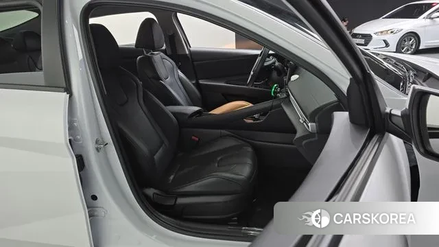 Hyundai The New Avante (CN7) 2024 Белый из Кореи, фото 3