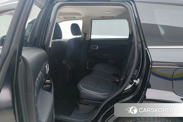 Mitsubishi  Outlander 2021 Черный из Китая, фото 3