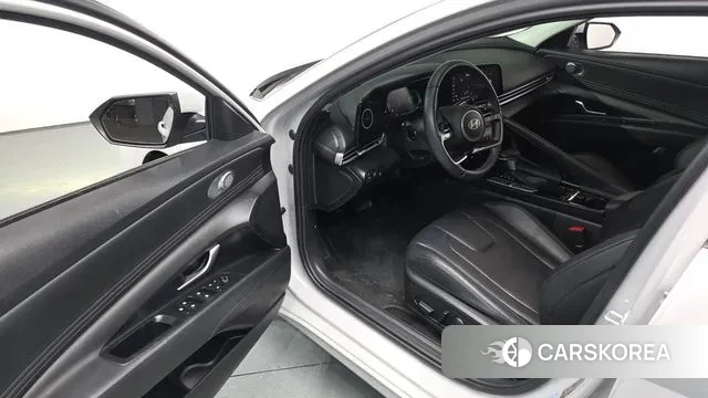 Hyundai The New Avante Hybrid (CN7) 2023 Серебристо-серый из Кореи, фото 3