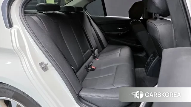 BMW 3 Series (F30) 2018 Белый из Кореи, фото 3