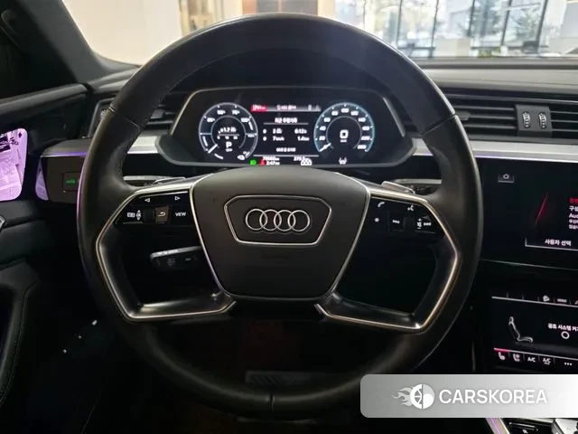 Audi e-Tron 2021 Серый из Кореи, фото 3