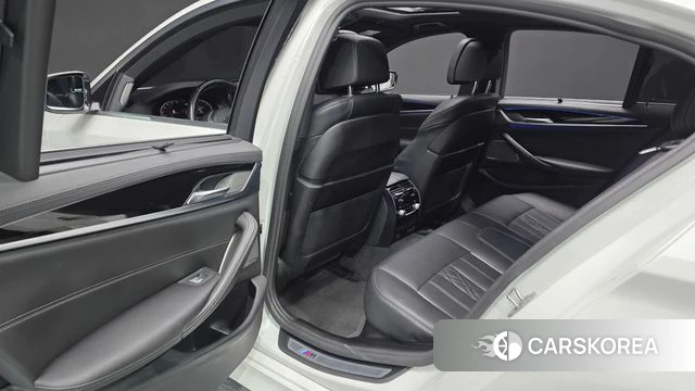 BMW 5 Series (G30) 2022 Белый из Кореи, фото 3