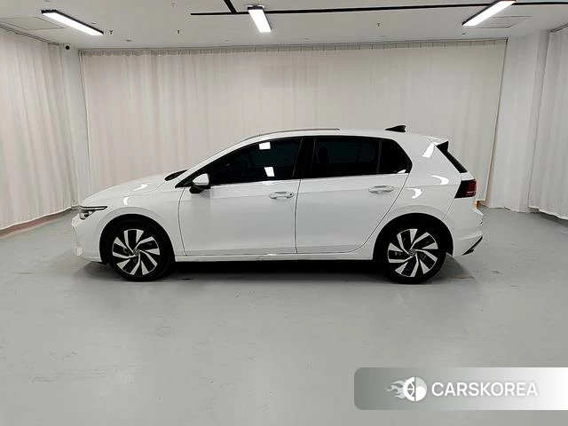 Volkswagen Golf 2025 Белый из Китая, фото 3
