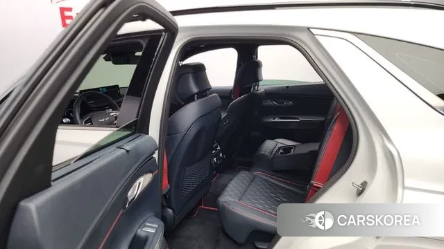 Genesis GV70 2022 Белый из Кореи, фото 3