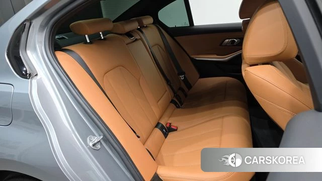 BMW 3 Series (G20) 2024 Серебристо-серый из Кореи, фото 3