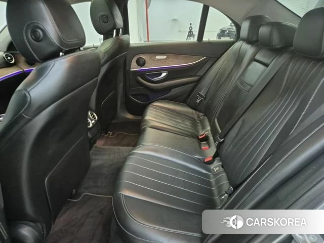 Mercedes-Benz E-Class W213 2018 Серый из Кореи, фото 3