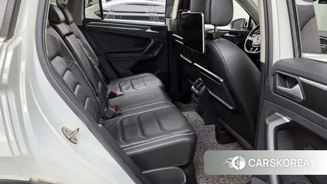 Volkswagen Tiguan second Generation 2020 Белый из Кореи, фото 3