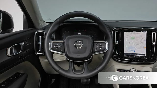 Volvo XC40 2023 Черный из Кореи, фото 3