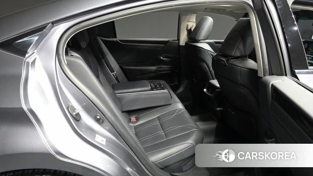 Lexus ES300h 7th generation 2018 Серый из Кореи, фото 3