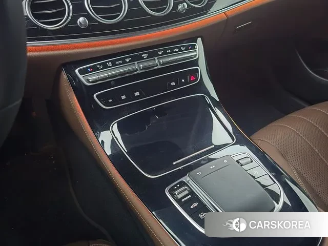 Mercedes-Benz E-Class W213 2023 Белый из Кореи, фото 3