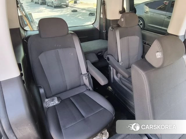 Hyundai Staria 2023 Серебряный из Кореи, фото 3