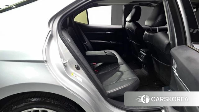 Toyota Camry (XV70) 2018 Серебряный из Кореи, фото 3