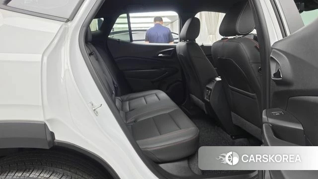 Chevrolet (GM Daewoo) Trax Crossover 2023 Белый из Кореи, фото 3