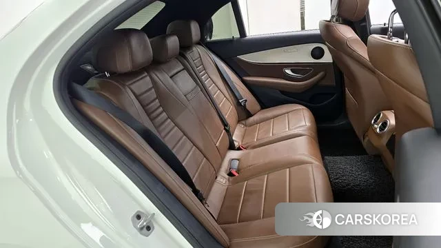 Mercedes-Benz E-Class W213 2021 Белый из Кореи, фото 3