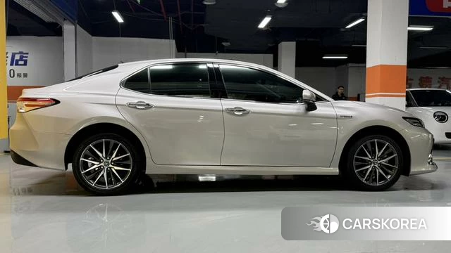 Toyota Camry 2022 Шампань из Китая, фото 3