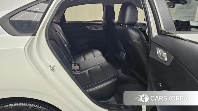 Kia The New K3 2nd generation 2022 Белый из Кореи, фото 3