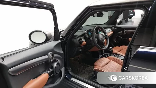 Mini Cooper 2021 Черный из Кореи, фото 3