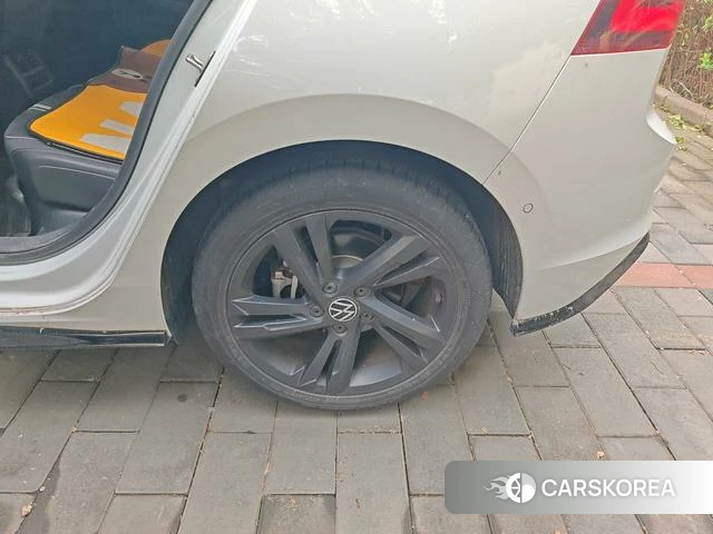 Volkswagen Golf 2022 Белый из Китая, фото 3