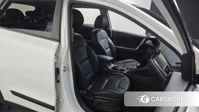 Kia Niro 2018 Белый из Кореи, фото 3