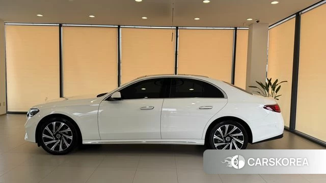 Mercedes-Benz E-Class W214 2025 Белый из Кореи, фото 3