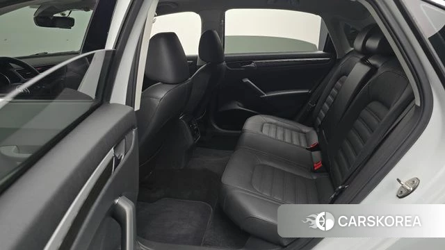 Volkswagen The New Passat 2018 Белый из Кореи, фото 3