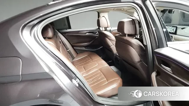BMW 5 Series (G30) 2018 Серый из Кореи, фото 3