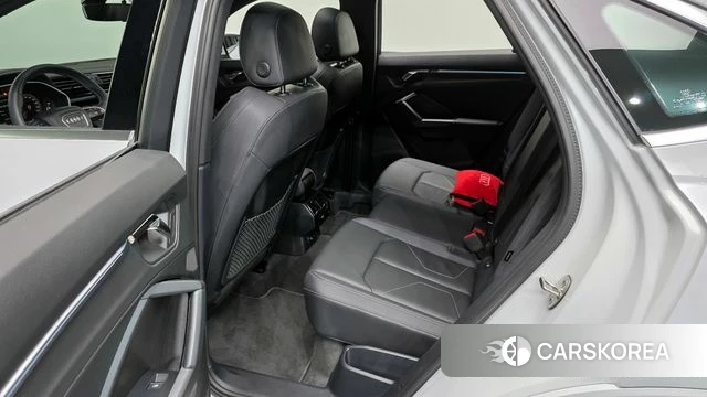 Audi Q3 (F3) 2023 Белый из Кореи, фото 3