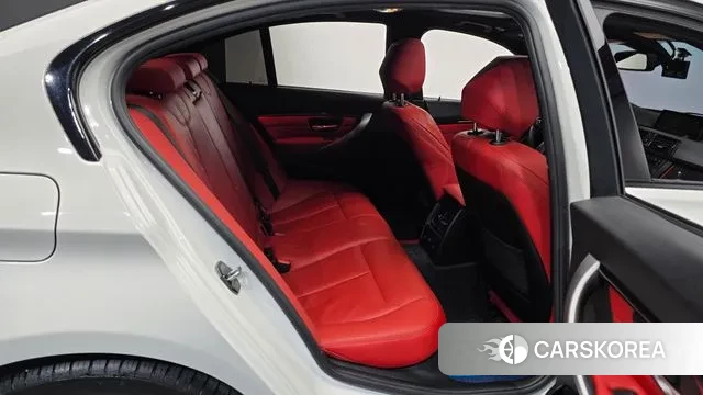 BMW 3 Series (F30) 2018 Белый из Кореи, фото 3