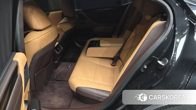 Lexus ES300h 7th generation 2021 Черный из Кореи, фото 3