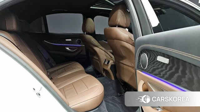 Mercedes-Benz E-Class W213 2023 Белый из Кореи, фото 3