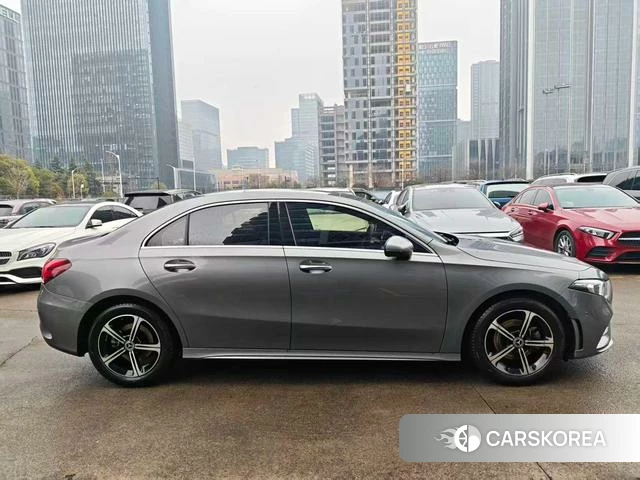 Mercedes-Benz Class A 2023 Темно-серый из Китая, фото 3