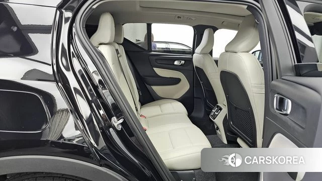 Volvo XC40 2025 Черный из Кореи, фото 3