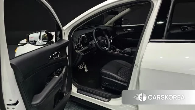 Kia Sportage 5th Generation Hybrid 2023 Белый из Кореи, фото 3