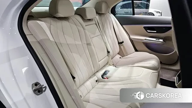 Mercedes-Benz E-Class W214 2024 Белый из Кореи, фото 3