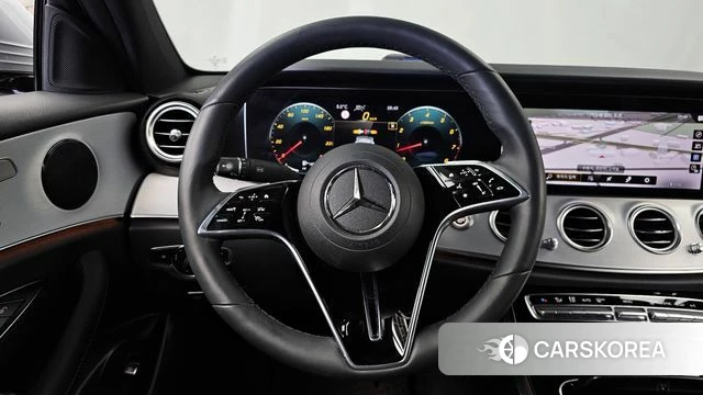 Mercedes-Benz E-Class W213 2021 Серебристо-серый из Кореи, фото 3