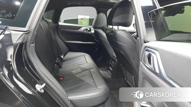 BMW i4 2022 Черный из Кореи, фото 3