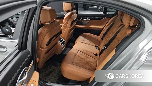 BMW 7 Series (G11) 2020 Серебристо-серый из Кореи, фото 3