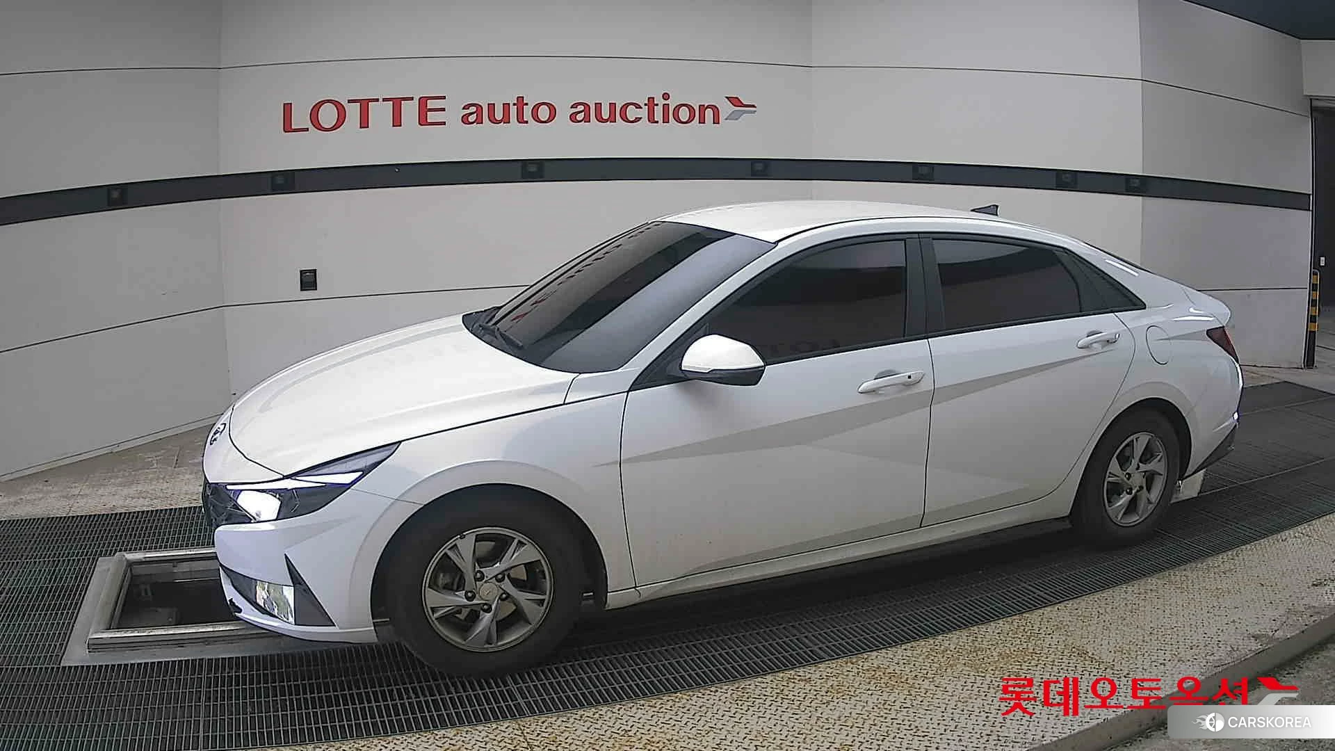 Hyundai Avante 2021 Polar White из Кореи, фото 3