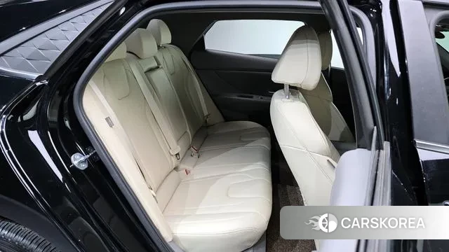 Hyundai The New Avante (CN7) 2023 Черный из Кореи, фото 3