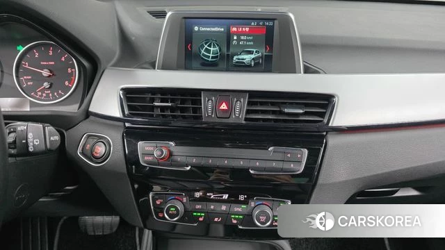 BMW X1 (F48) 2018 Белый из Кореи, фото 3