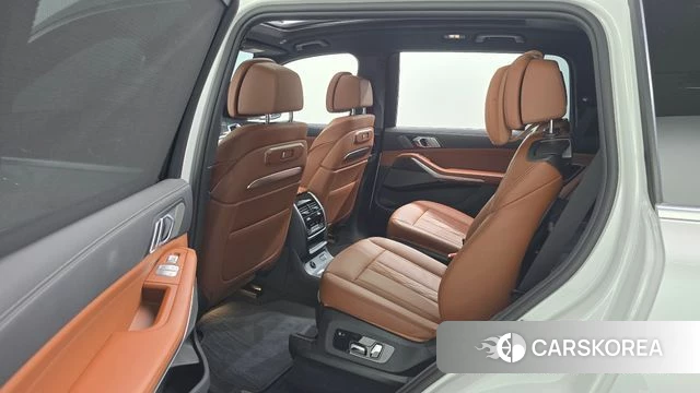 BMW X7 (G07) 2025 Белый из Кореи, фото 3
