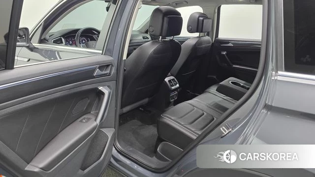 Volkswagen Tiguan second Generation 2021 Серый из Кореи, фото 3