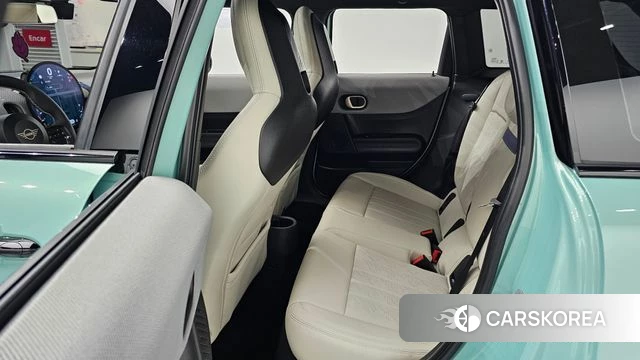 Mini Cooper S 4th Generation 2024 Цвет галактики из Кореи, фото 3