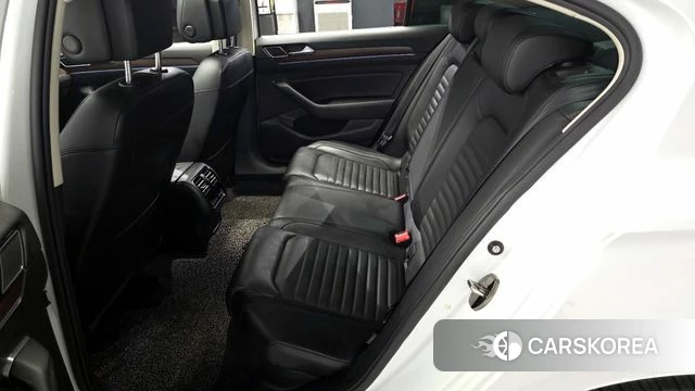 Volkswagen Passat GT (B8) 2018 Белый из Кореи, фото 3