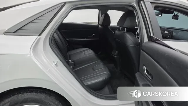 Hyundai Avante (CN7) 2021 Серебристо-серый из Кореи, фото 3