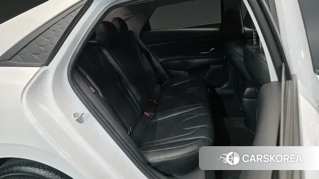 Hyundai The New Avante (CN7) 2024 Белый из Кореи, фото 3