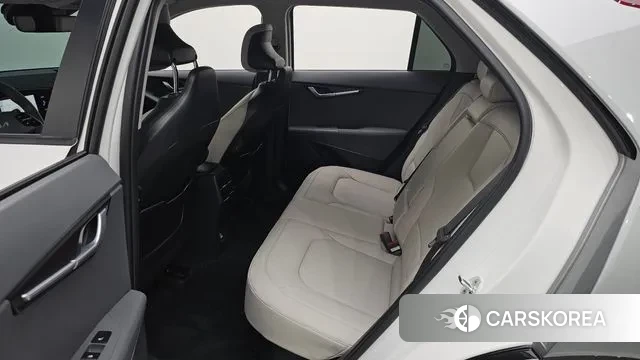 Kia Di Ol Nu Niro 2022 Белый из Кореи, фото 3