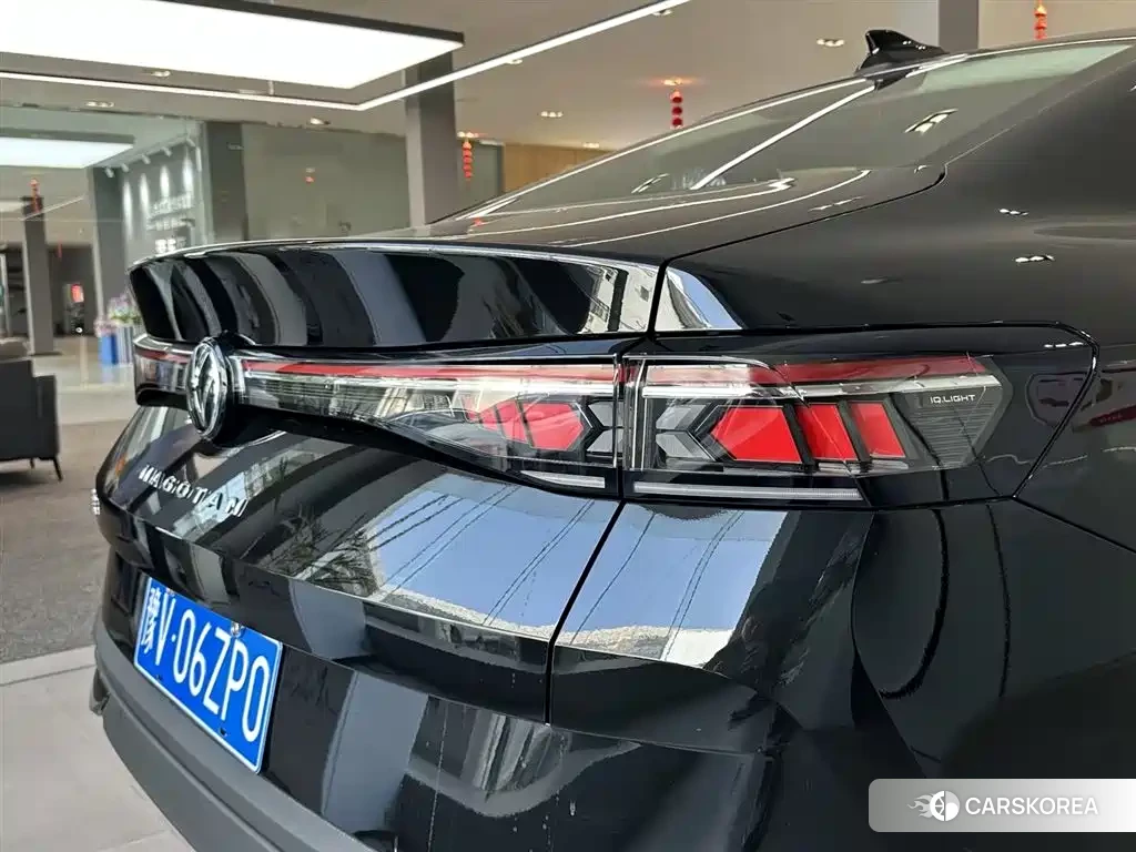Volkswagen Magotan 2026 Черный из Китая, фото 3