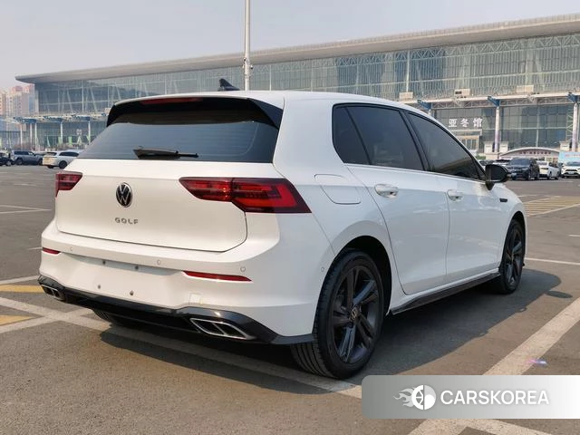 Volkswagen Golf 2022 Белый из Китая, фото 3