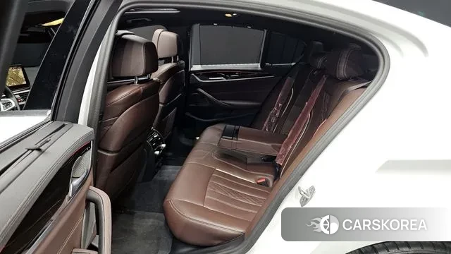 BMW 5 Series (G30) 2023 Белый из Кореи, фото 3